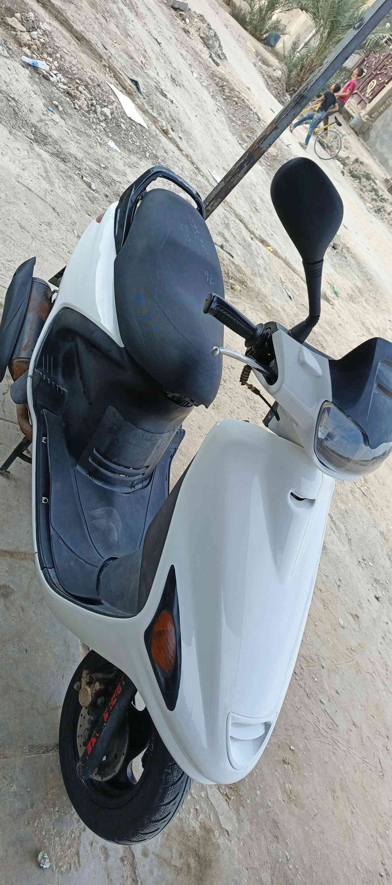 سلام عليكم دراجه فحل دسك على فحص مكينه ناعمة  كهربائيات شغاله سلف هندر دراجه كل نقص مابيها السعر ب 525 مكلف بالنشر الرقم‏‪***********‬‏
