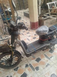 دراجه شحن للبيع السعر ٢٢٥ وبيه مجال والاتصال على هذاالرقم ٠٧٧١٦٣٣٢٠٤٢