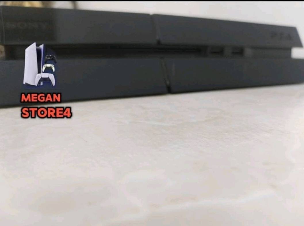 بلي فور فات 💥
ما مبدل اي قطعه بي 
ملحقات كيبل الباور و hd عاديات 
مع يده و قرص 💿
الموقع بغداد_الدوره (يوجد توصيل) 
السعر 200 قابل للتفاوض (غير ثابت)
ممكن تذكر رقم موديل البلايستيشن بالضبط؟ (مثلاً CUH-xxxx) حتى يكون واضح للمشتري.: 
4FAT
شكد سعة التخزين بيه؟ 500GB لو 1TB لو غيره؟: 
500GB
الجهاز مفتوح/مهكر لو نظامه رسمي؟ وإذا مهكر، شنو إصدار النظام الحالي؟: 
ما مبدل اي قطعه بي ولا مصلح
اليد أصلية ومعها شحنها تمام؟ بيها دريفت أو أي مشكلة بالأزرار؟: 
اليده شويه مضرره بس تمشي
أكو ملحقات ثانية ويا الجهاز غير كيبل الباور وكيبل HDMI واليده والقرص؟ مثل علبة أصلية أو سلك شحن لليد؟: 
التوصيل بعلبة الشركه 