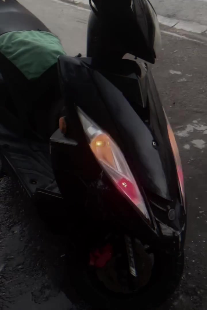 وكالة وكلشي موضح بل مقطع للبيع يابه موديل2014 بيهه كلچ رياضي وبيها زنون يسطر  سعر 950 وبيها مجال للشراي! واتساب ورقم فقط ***********
