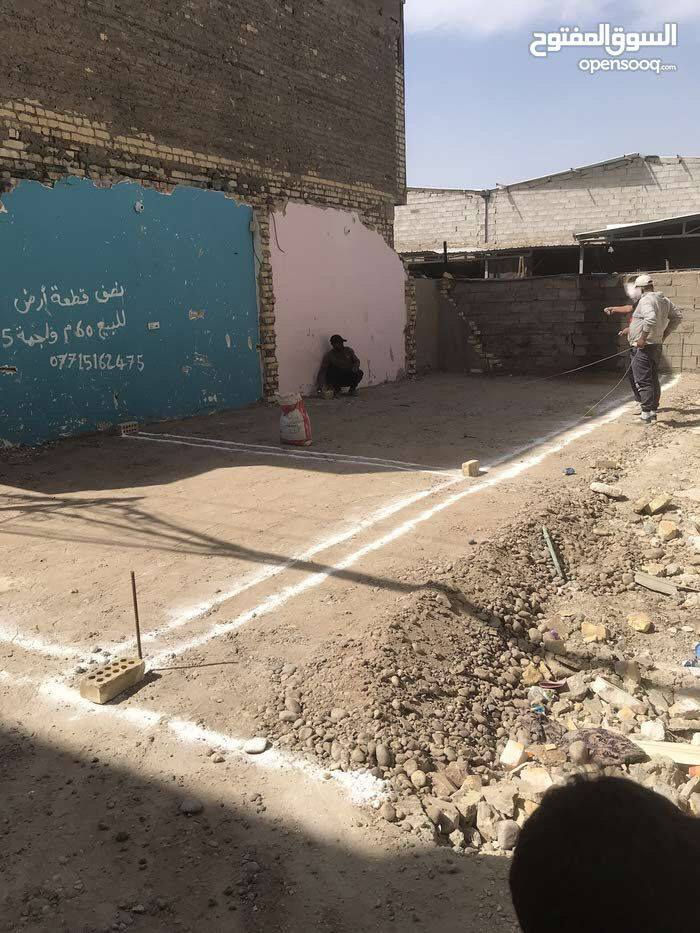 السلام عليكم 
قطعه ارض زراعي للبيع 60م واجهة 5الا ربع سند 25
بيت سعيد حي تونس ثالث قطعه عن شارع المخازن بين سريع محمد القاسم و سريع القناة خمس دقائق مشي عن شارع 600المنطقه كل الخدمات 
موجود تبليط وكهرباء وماء و مجاري سعر متر مليون ونص 
الاستفسار ***********
