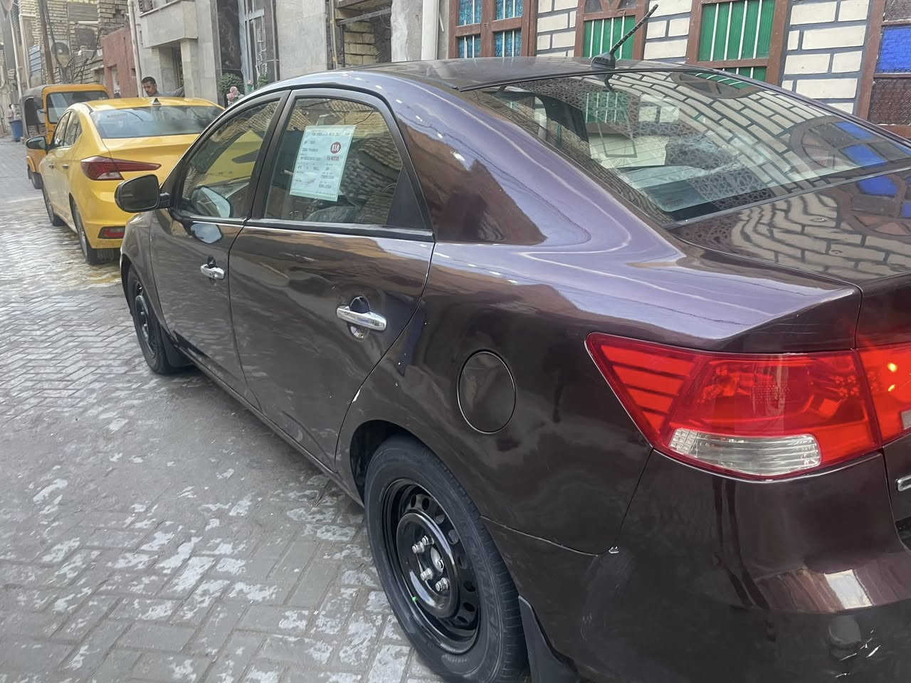 السلام عليكم كيا سيراتو موديل 2012 لون كرزي فول مواصفات 1/1 فتحة سقف بصمه مكينة 1600 دوش تبريد السيارة مصبوغة حزام بيها بارد بالجاملغ بدون لا شاصي ولا داخل هزه ورقم جديده بأسمي السياره السعر 88 للاستفسار اتصال *********** ما متواجد على النت مكاني بغداد مدينة الصدر
