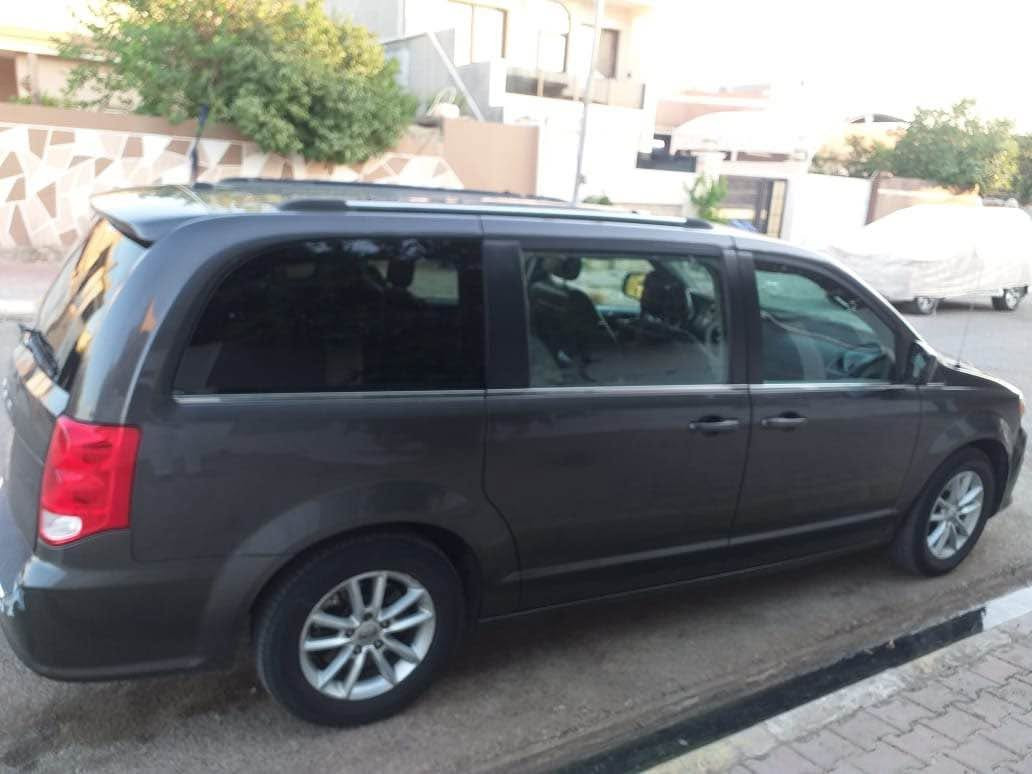 دوج كرڤان موديل 2019  بيها فقط جاملغ الخلفي جهه السايق بدون ايرباگ سنويه جديده ماشيه 100ميل السعر 185 وبيها مجال في كركوك  
*********** كركوك, العراق
