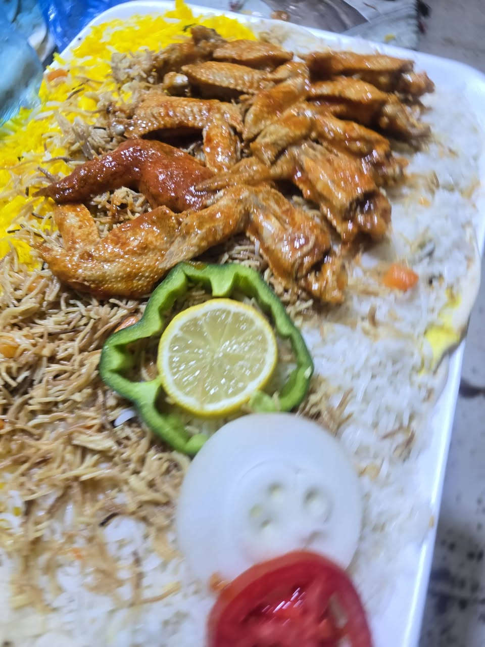 مطعم سيد عبد العنوان المحطه مقابل معجنات النجفي
يتوفر دجاج فريش
أجنحة
تشريب لحم فريش
اكل روعه
بانسب الإسعار
تعالو زور المطعم وذوقو الاكل
يفتح المطعم من الساعة السادسة صباحا مع وجود وجبة ريوك
***********
