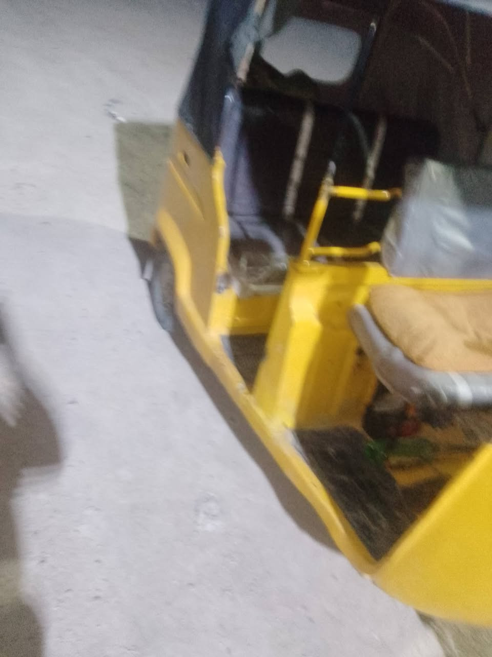 سلام عليكم شباب تكتك موديل 18للبيع  السعر 2800 وبيه مجال بسيط  *********** 
مكلف بل نشر
