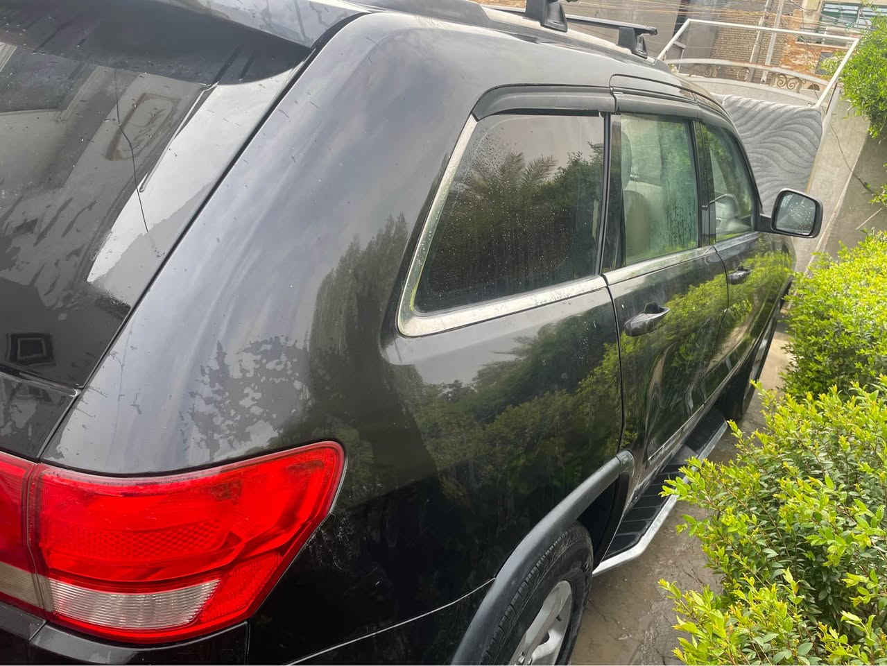 🔥 للبيع جيب شيروكي لمتد 2012 فول مواصفات 🔥

📌 موديل: 2012
📌 الفئة: لمتد (Limited)
📌 المحرك: 3600 سي سي (V6) قوي واقتصادي
📌 الدفع: رباعي (4×4)
📌 ناقل الحركة: أوتوماتيك

✨ المواصفات:
✔️ جلد فاخر
✔️ شاشة + نظام ملاحة
✔️ كاميرا خلفية
✔️ فتحة سقف
✔️ تشغيل بصمة (ستارت)
✔️ تحكم مقود
✔️ حساسات أمامية وخلفية
✔️ تكييف ثلج
✔️ كراسي كهرباء
✔️ مثبت سرعة

🚗 السيارة بحالة ممتازة، استخدام نظيف، جاهزة للاستخدام مباشرة بدون أي صرف

💰 السعر: (140$)
📞 للاتصال: (***********) بغداد, العراق
