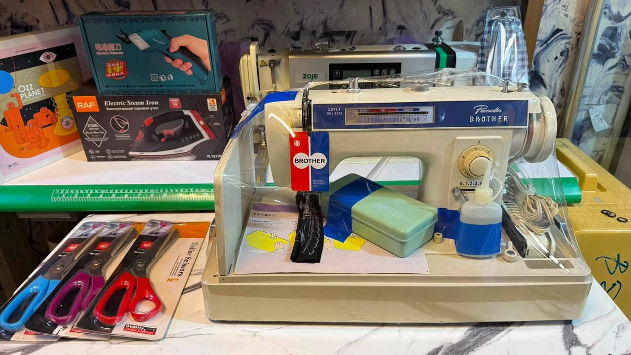 مكائن خياطة معرض العراق 
 مكائن 10 نقشات 🧶
مكائن صناعي 🪢
مكائن فراشة اصلي✔️
مكائن فراشة تجاري 🧶
مكائن تگل 🪡
مكائن الكتروني حديث 🧵
مكائن برذر مؤسسة ✔️
اوڤر منزلي🪡
اوڤر صناعي ☑️
ادوات احتياطية 〽️
مقصات ✂️
كل مايحتاجه البيت العراقي متوفر 
لدى معرض العراق 
لمعرفة الاسعار التواصل على الصفحة 
او التواصل على واتساب او الاتصال اسياسيل
على الرقم التالي ***********
عنوان المحل : الموصل / الفرع الاول موصل جديده
 الفرع الثاني شارع خالد موصل القديمه سابقاً❤️
