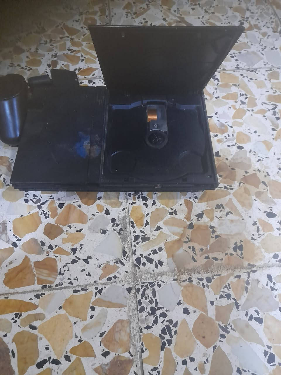 سوني ٢ عاطل بور بدون أغراض ب١٠ ألاف ***********

