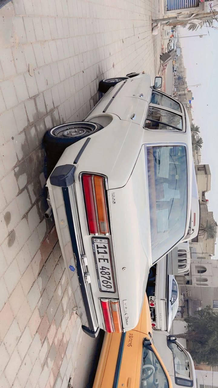 سلام عليكم كرونه موديل 80 تخم تاير حداديه خلفي ومامي تبريد البطن بلادي كير مكينه بلادي كله جديد بسمي رقم نكليزي كهربائية كله شغاله عنوان بغداد مدينة الصدر الرقم ***********
