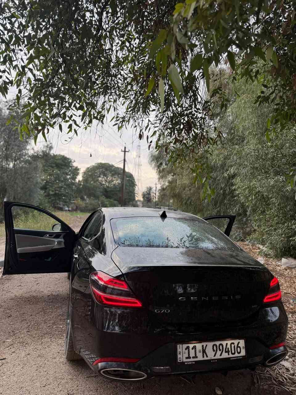 جينيسس g70 موديل 2023  
فئة برستيج گرافت
محرك 6 سلندر دفع خلفي 365 حصان
سلايد روف طكتين
ماشية 25 الف 
لون أسود ميتاليك
دفع خلفي / RWD 
وضعيات قيادة (sport plus_ Sport – Comfort – Eco)
شاشة وسطية كبيرة مع نظام ترفيه
Apple CarPlay & Android Auto
كاميرا خلفية + حساسات أمامية
حساسات خلفية
رادار أمامي + رادار بالمري
تدفئة + تبريد بالمقاعد
داخل كريمي 
مقاعد جلد فاخرة
تشغيل بصمة / زر
إضاءة LED أمامية وخلفية
نظام ثبات وتحكم إلكتروني
بيها حادث فقط جاملغ السائق وشخوط بسيطة بالباب وصور الحادث موجودة بالمنشور

📍 الموقع: (بغداد /كرادة خارج)
💰 السعر: (28,000) وبي مجال 

‎📞 للتواصل: (***********)
