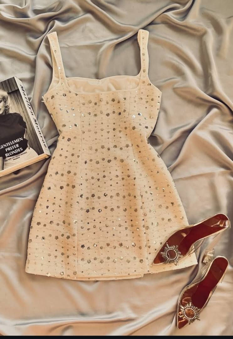 السلام عليكم مجموعة ملابس واغراض من شي ان وامزون سعرهم 20 ألف يعني تقريبا تطلع القطعة بالفين والتفاصيل تحت كل صورة


**إذا كنت صاحب هذا الإعلان وتريد حذفه لأي سبب، رجاءا أرسل رسالة إلى الدعم الفني**