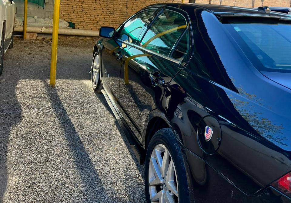 فۆرد فيوژن 2010  مواسەفات  SEL
 ٤ پستۆن مەكينە 2.5 مەرغوب - سەنەوی تا ٢٠٢٩ 
 سوكان ڤۆليۆم  تەحديد سورعە 
كوشن كارەبا  ليد ٧ ڕەنگ  كۆدی سەر دەرگا 
وAbs/traction 
كامێرای بەگی بۆ دانراوە 
جوتێ لايتی لۆكی بۆ دانراوە
تايەی تازە گۆڕاوە  ڕادێتەری تازە گۆڕاوە 
جوانكاری بۆكراوە مەكينەی نەكراوەتەوە 

سعر : لە کۆمێنت داوای بکە ڕاستەوخۆ بۆت دێت 🤖 

گێڕ و مەكينە بە شەرت 
١٤٩ ميڵس ڕۆشتووە
سەيارەكە بستێ چەمەلەخ بۆياخە -
 بستێكی سەر بۆنيد سارد
 - سەقفەكەی ئەو تۆزەی ڕۆشتووە هەنێ وردەی هەيە 
 
ژمارەی خاوەنەکەی 
***********
