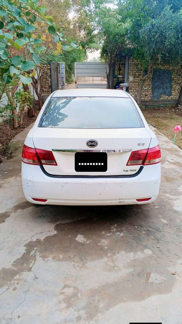 للبيع سياره بي واي دي 2013  g3
رقمها بغداد
سياره حلوه ونضيفه سياره مثل ما معروفه تجي فول مواصفات 
بصمه+فتحه+حساسات+كامره+شاشه كبيره+اشاره ترحيب سياره+منظومه زنون فول وأحد على وأحد 
للعلم السياره بيها ملاحضه كيرها مبوش ما اعرف شنو سبب ابيع على هل وضعيه
السياره سعرها 40 وبيها مجال قليل 
للاستفسار الاتصال على الرقم ***********
