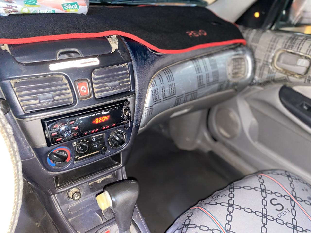 السلام عليكم للبيع سيارة سني موديل 2000 رقم انبار انكليزي تحويل مباشر اللون ابيض بلادي كير اوتماتيك مكينة خير من الله بيه صبغ بابين بدون دواخل 
السعر 68 وبيه مجال 
 م/ النمره الرابعه متنمر 
العنوان الرمادي 
الرقم ***********
