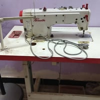 مكينة خياطة • أجهزة منزلية