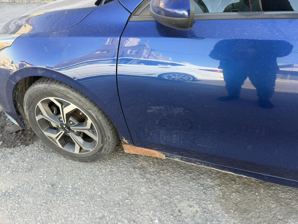 فورتي 2021 محرك 2000 حادث مابيها مثل مموضح بلصور فقط حداديه والعتبه باقيه على وضعها السعر المطلوب 130 
***********
