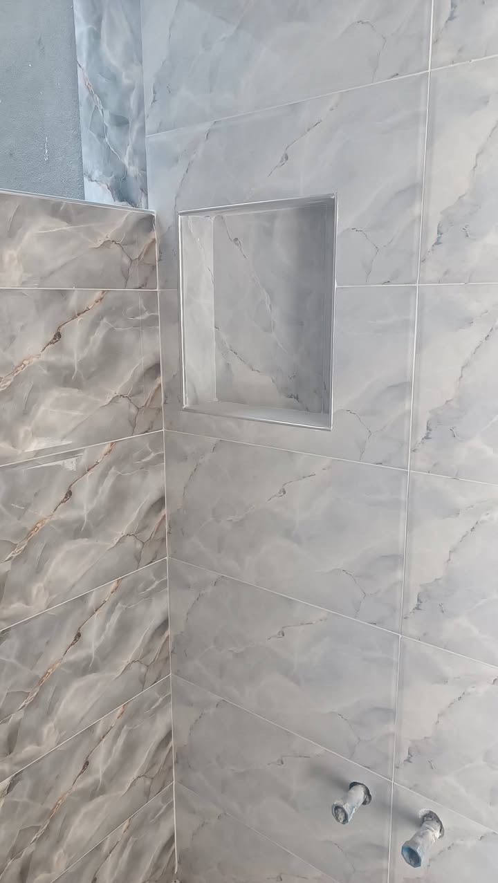 سلام عليكم اسطه سيراميك متفرغ حالين
***********
