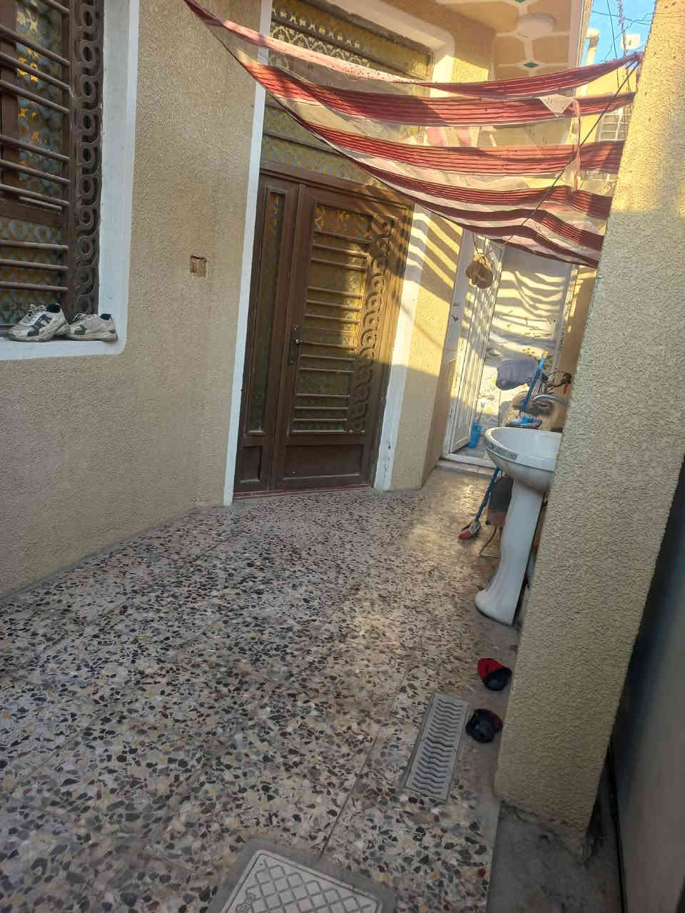 114 متر قرب اسواق برتقالة 4 غرف نوم 
للبيع دار سكني 
طابقين 
الموقع: [  حي السيدة رقية قرب اسواق برتقالة ]   📍
4غرفة نوم 🛌 
صالة مطبخ 
 صحيات استقبال  
حمام 🛁
📐 المساحة: [ 114]
👷‍♂️ علي الغزالي للعقار
🏠 بيع • شراء • مقاولات عامة
📞 للاستفسار والتفاصيل: 
***********
***********
