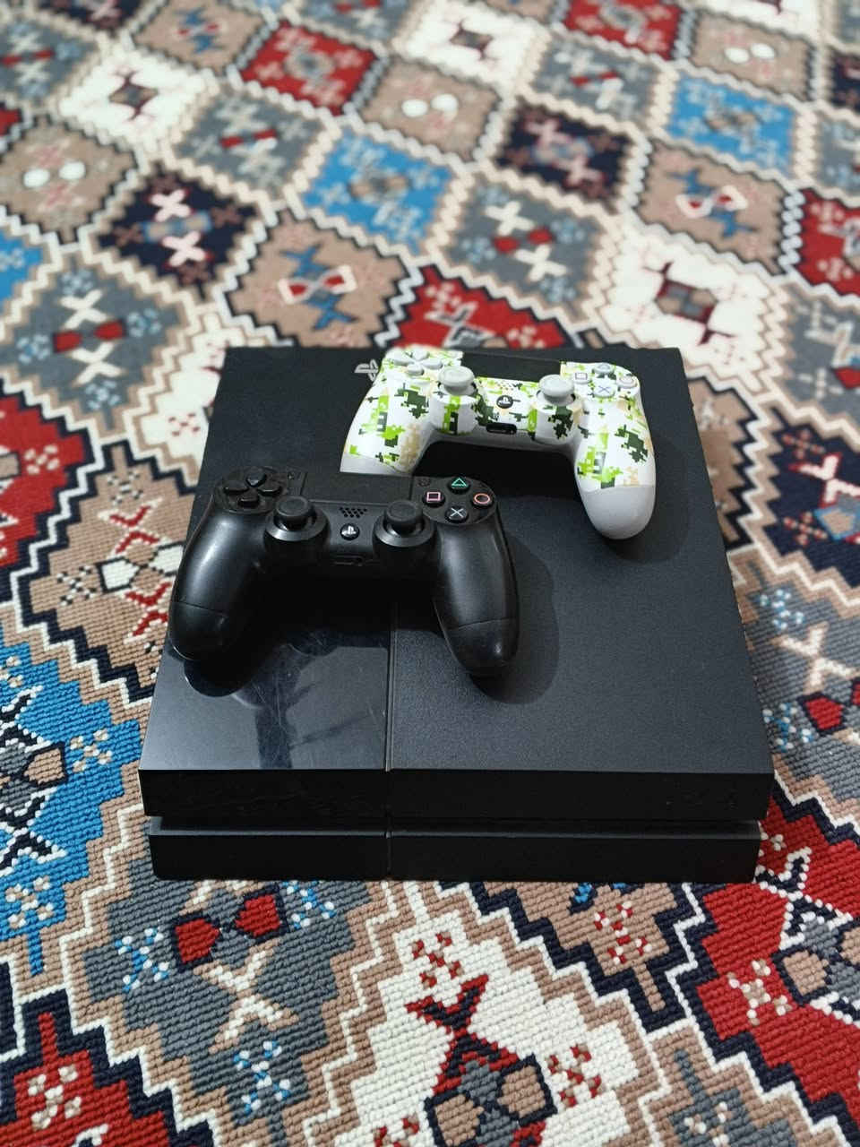 السلام عليكم بلي فور للبيع مستخدم قليل كامل ملحقاته قرص درايفر العنوان ميسان العماره حي الغدير قرب فلكه القاظي السعر 300الف قفله ***********
