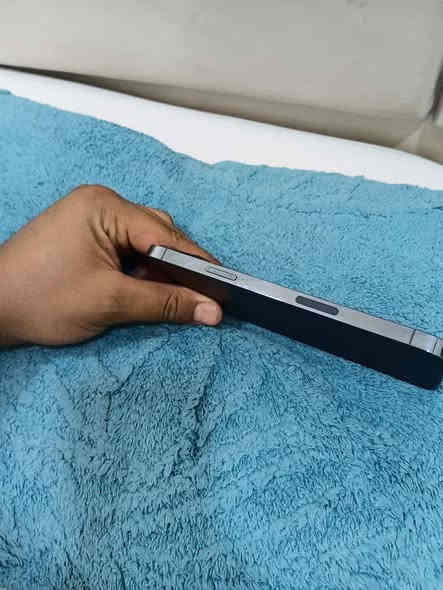 ايفون ١٣ برو ماكو لون بحري مبدل شاشه ذاكره ٢٥٦ 
الضهر مفطور 
فيس ايدي متوقف 
بطاريه ٧٨
السعر ٥٠٠ بي مجال بغداد الدوره ابو طياره 
***********
