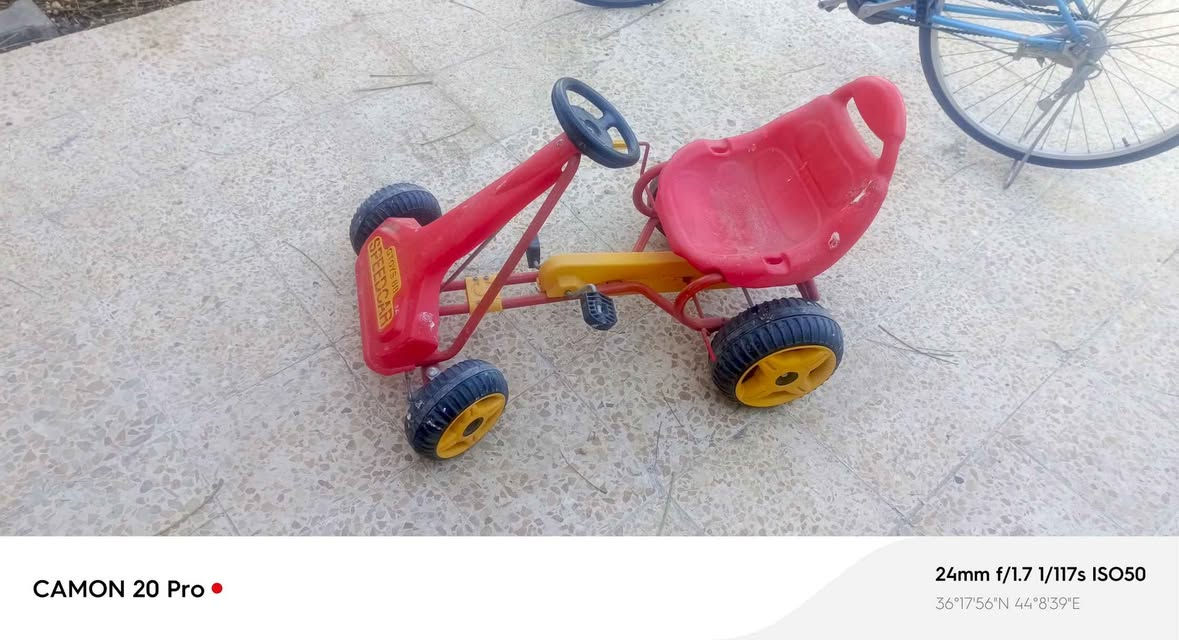 سلام عليكم باسكلات للبيع 
باسكل سمائي حجم 27 نضيف سعره 85 الف 
باسكل صغير وردي حجم 12 نضيف سعره 15 الف
سياره اطفال حلوه ونضيفه سعرها 30 الف 
المكان اربيل ملا عمر 
الاستفسار *********** أربيل, العراق
