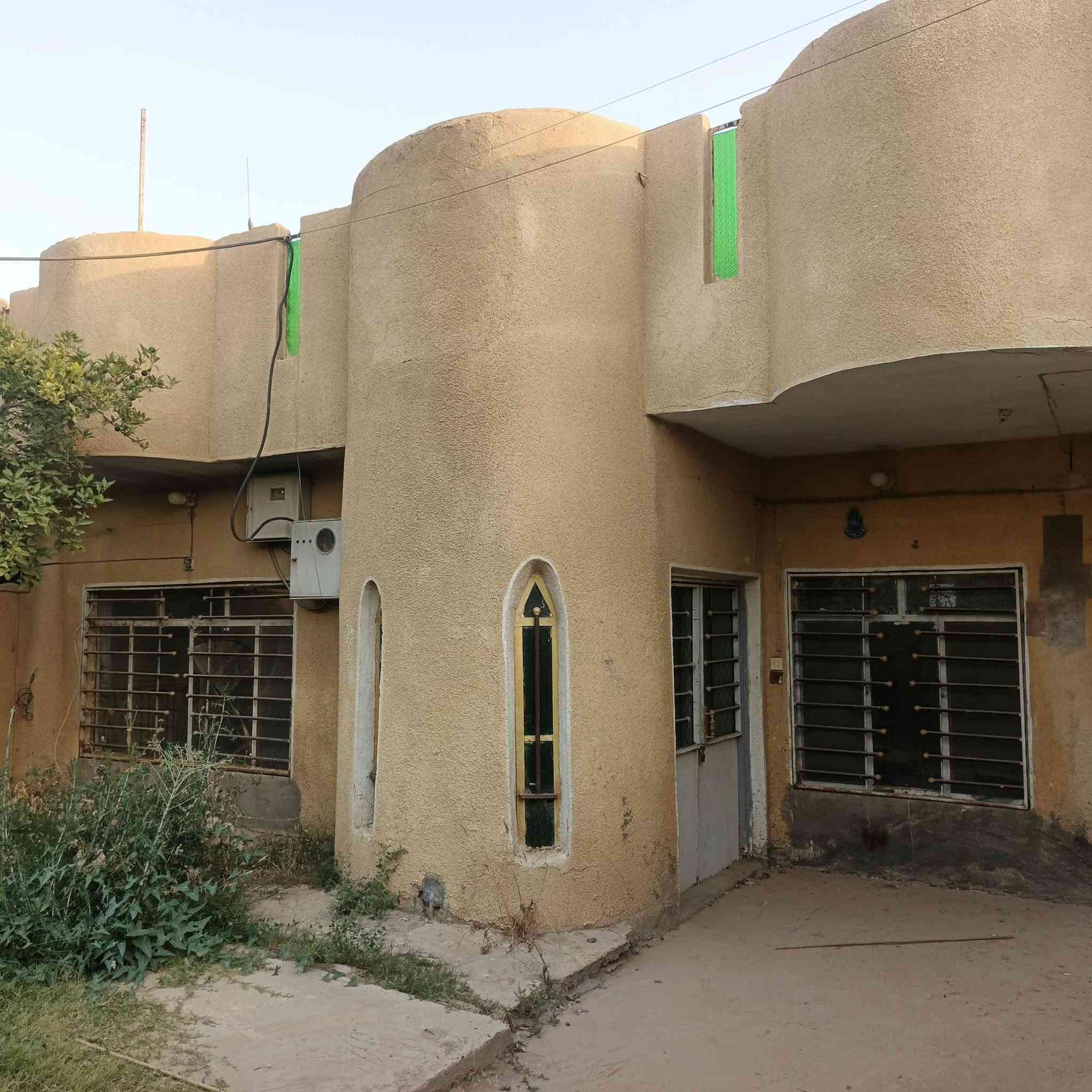 السلام عليكم دار للبيع طابو مساحه 200 جاهز من كلشي يحتوي على استقبال وهول ومطبخ وصحيات داخليه وخارجيه وكراج وغرفه نوم أرضية كاشي درجه أولى مجاري وكهرباء جديده السطح شتايكر جديد العنوان ناحيه القصر قرب السوق حي جمعيه قرب مدرسه ابن خلدون اتصال ***********//***********
للبيع فقط
