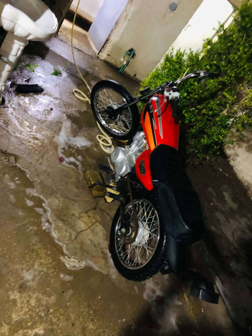 سلام عليكم
نامه شلامجه موديل 22  رقم شاصي موجود كلك كلك اكفلها كفاله عامه عن السرقه  الدراجه خير من الله محرك برغي ما مفتوح بي شوفت عينك غراضه كلها نامه شلامجه السعر 400وبي مجال قليل حك الجيه عنواني بابل منطقه ابو عجاج قرب اثار بابل  يل اتصال واتساب 
***********3
