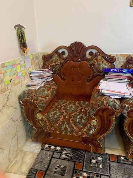 السلام عليكم..تخم 12 مقعد مستعمل نضيف للبيع مكانة البياع..السعر 250 ..للاستفسار ***********
