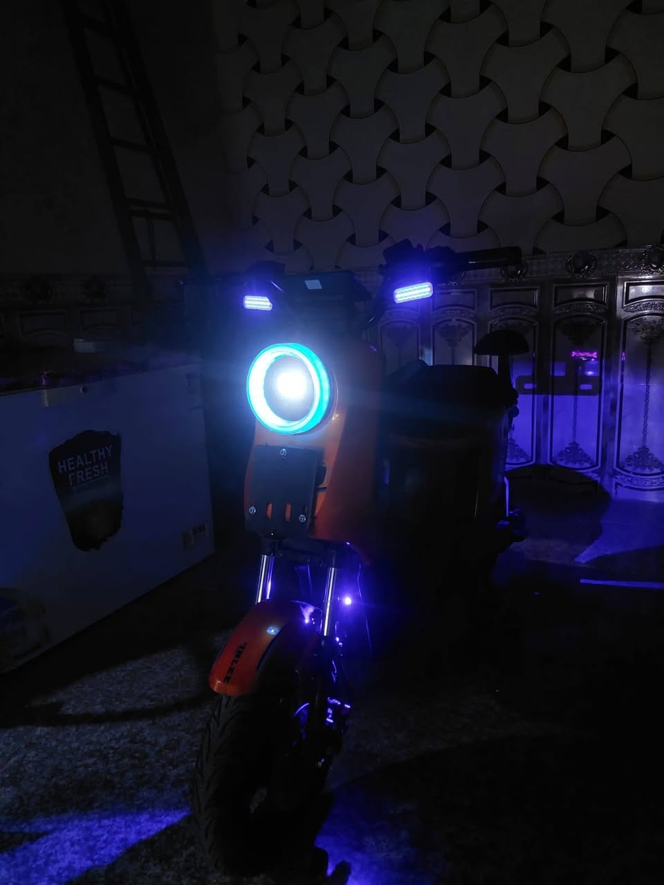 دراجة R9 فول مواصفات استعمال شهر أي عطل مابيهة موديل 2026
مواصفاتهة
1 الايت عالي ناصي رماش
2 دبل إشارة
3 بك
4 اشاير يمنة ويسرة
5 نظام البارك P
6 سرعة ٩٩
7 أربع نمر
8 بطاريات شغاله مصار هواي مستعمل اقل شهر
9 وسعر 450 وبيهة مجال. 
10 عنواني كربلاء المقدسة حي العامل 
11 الاستفسار اكثر خاص.


**إذا كنت صاحب هذا الإعلان وتريد حذفه لأي سبب، رجاءا أرسل رسالة إلى الدعم الفني**