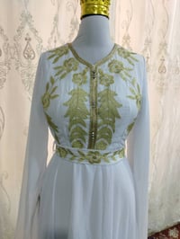 فستان جديد • مقاس ٤٤/٤٢ • ما ملبوس