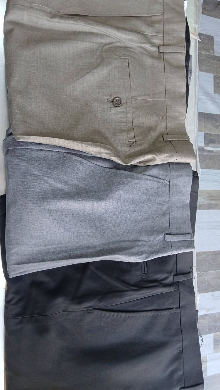 السلام عليكم ملابس تصفية محل بسعر مناسب جدا العنوان نجف ***********
