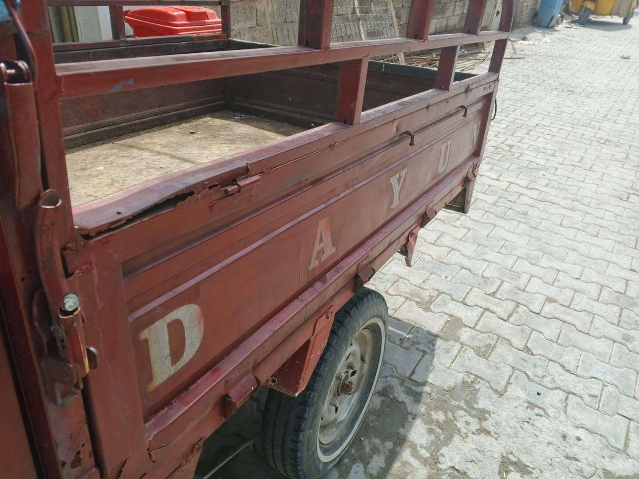 سلام عليكم ستوته دايوان للبيع موديل 18 ستوته المحرك 20 المكان حي أور سبع قصور سعر 800 وبي مجال رقم انتصال ‏‪***********‬‏
