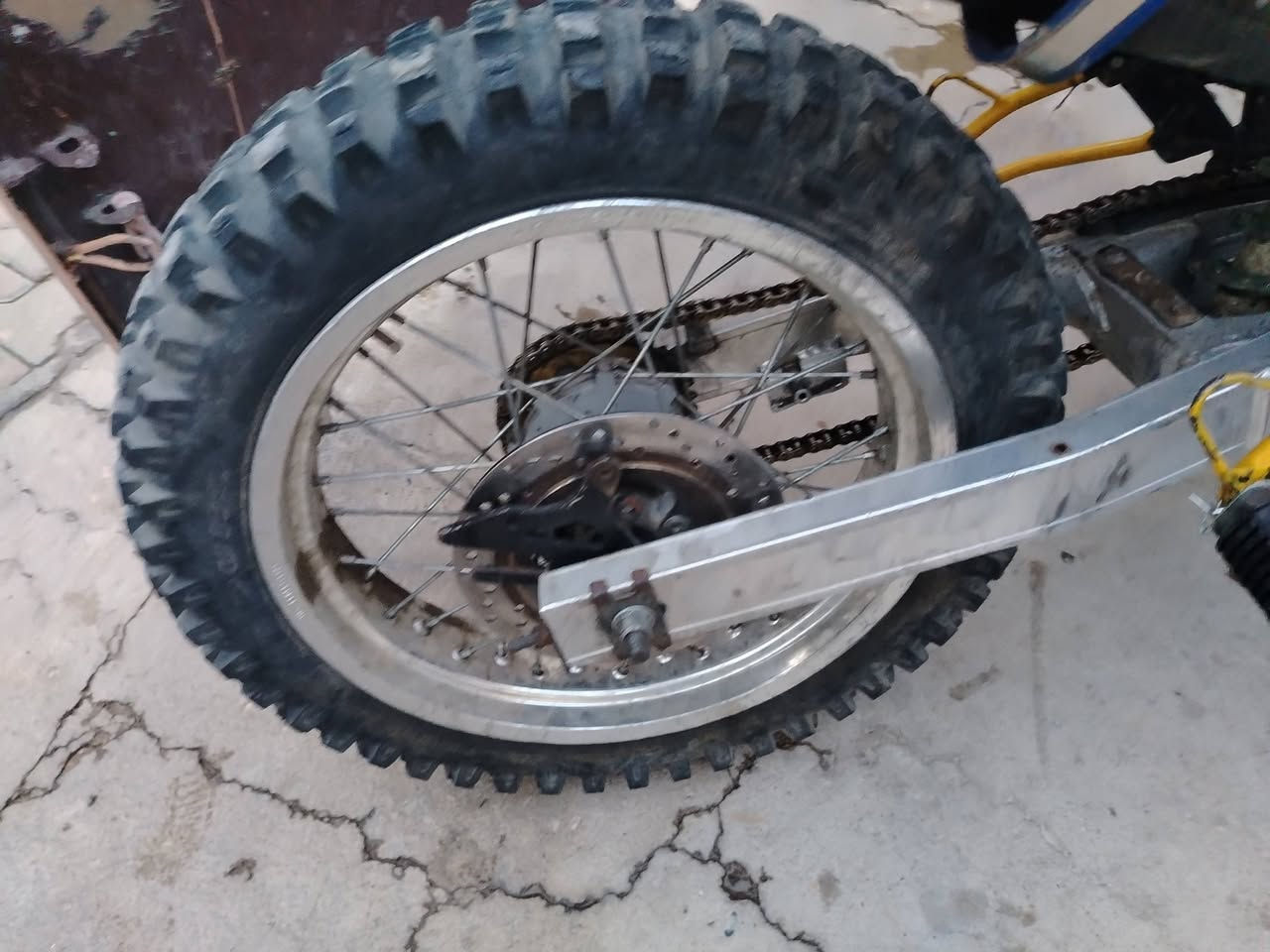 قفاز للبيع محور شرط شلعه السعر خاص او اتصال ع لرقم***********
