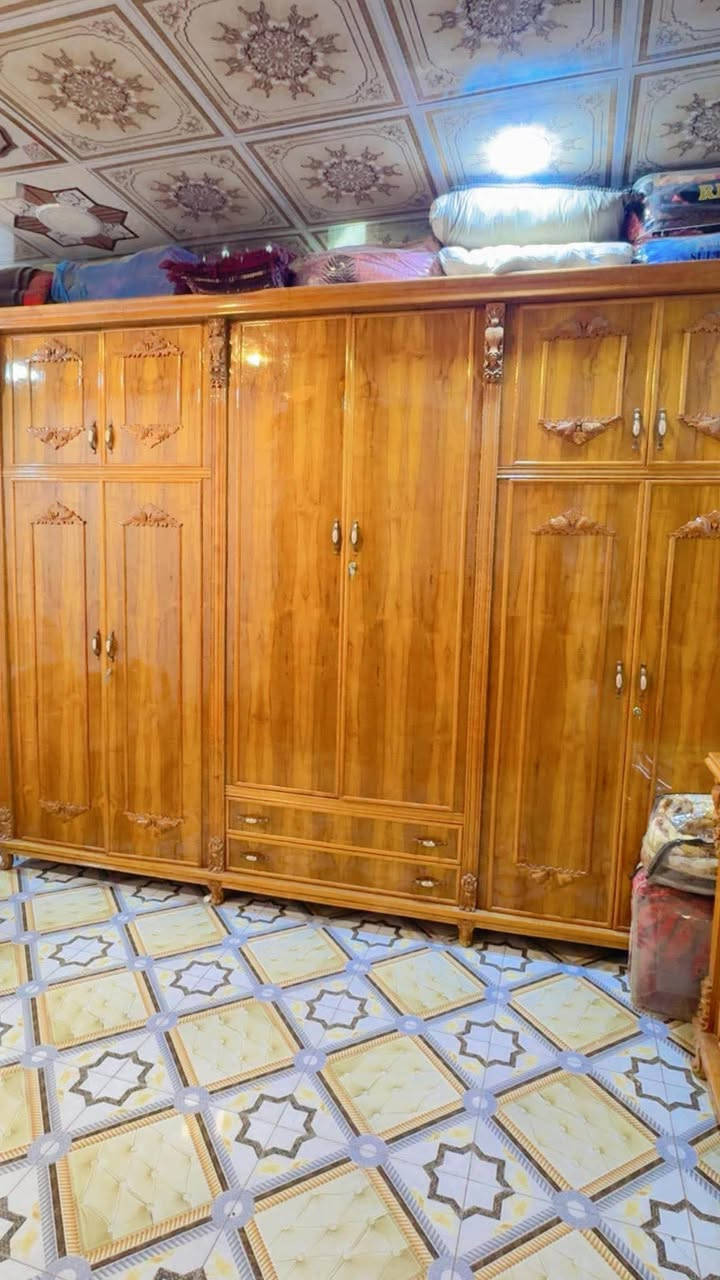غرفه نجاره عراقيه كلش مرتبه ونظيفه العنوان بابل الحمزه الغربي السعر الاتصال على ‭***********‬
