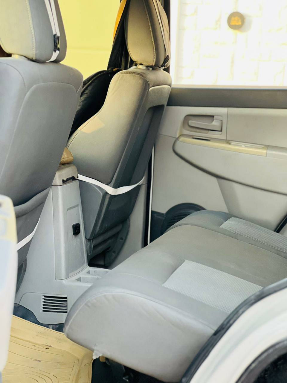 السلام عليكم جيب لبرتي 2008 فور ويل  لون ابيض گير ومحرك خيرمن الله  مكفوله من الصبغ ما عدا الدعاميات جاردات سونار مع الصور 
 ومصبوغات وبيه تكحيلات بسيطه
تبريد وكهربائيات كله شغاله  باتري وزوج تايرات امامي جدد  لايت زنون جديد سياره نصبته حلوه  جاهزه مال جناي 
السعر 95وبيه مجال 
ت ***********
