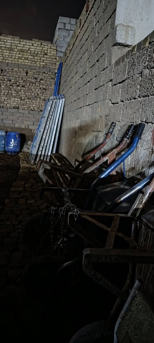 غراض سكله للبيع ستعمال قليل اخو الجديد قفص عدد6 دراريب عدد6 عرباين عدد3 براميل عدد7 برميل ماء عدد2+مقطوره ام 250لتر جك همر كبير انجيكو عدد1 درين وسط عدد1 ابيع شلعه وحده بسعر مناسب رقم الهاتف *********** عمارة, ميسان
