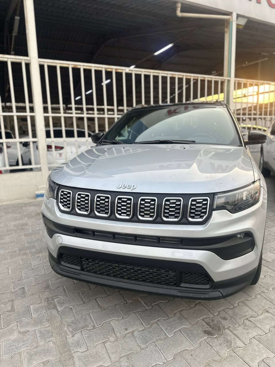 سلام عليكم جيب كومباس مديل 25فول منفيس بسمي بدون رقم ماشيه 8الف سعر 158عنوان البصره ***********
