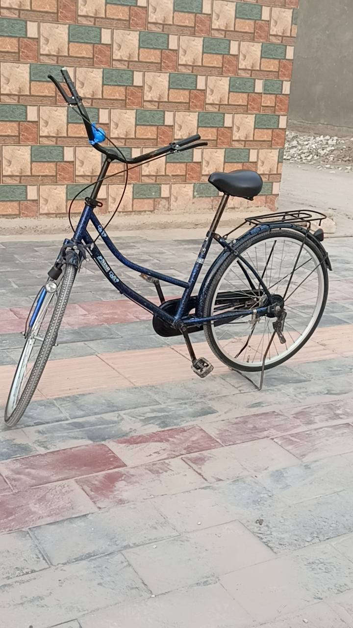 سلام عليكم 
بايسكل حجم 26 للبيع  
مكاني طويريج ام الهوى 
للستفسار 
***********
