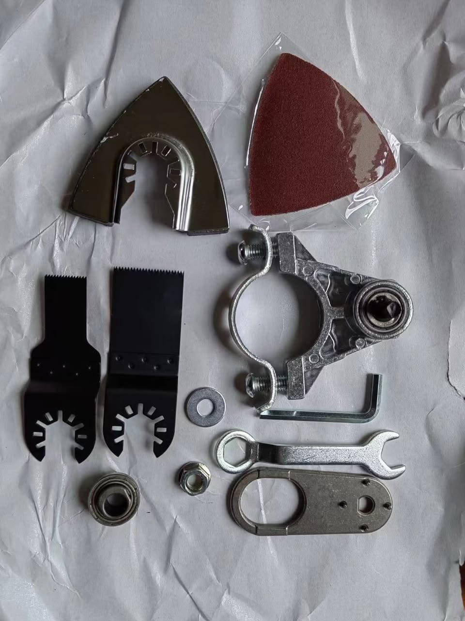 باركود: 21098
تحويلة كوسرة اعتيادية الى كوسرة ترددية مع شفرات و قاعد جام مصنوع من المنيوم يرهم على كوسرة 125 ملم 
سعر: 15 الف
يوجد لدينا خدمة توصيل لكل محافظات العراق 5 الاف 
الطلب عن طريق الرابط:
https://bazartools2025.vatrin.app
او أرسال صورة للمنتج على الصفحة او على واتس اب ***********
