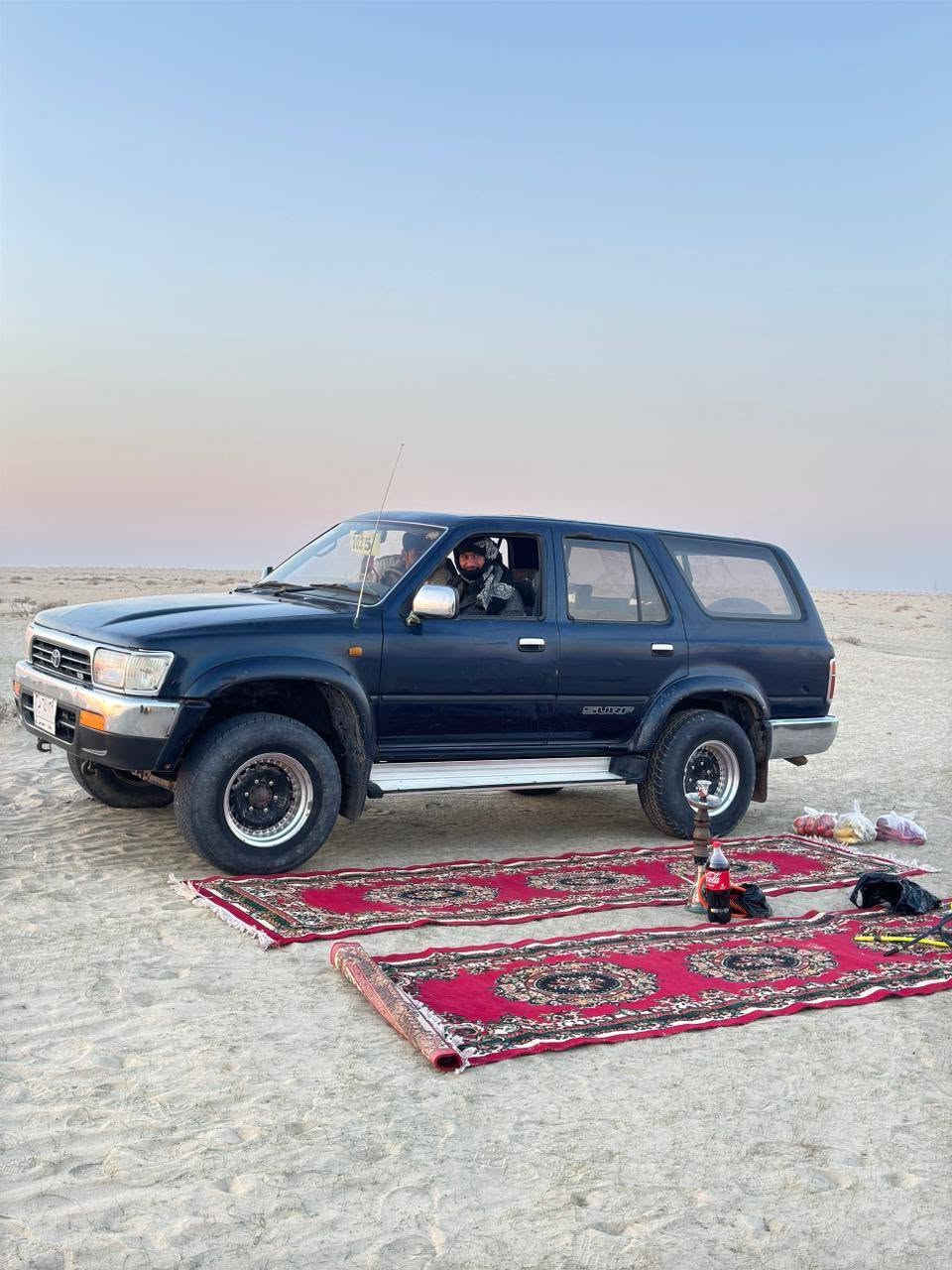 السلام عليكم تويوتا للبيع رقم انجليزي باسمي قيرا محرك وشاصي واكسن مقفولات تبريد شغال كهربائيات كلها شغاله مكان السماوه رقم ***********
