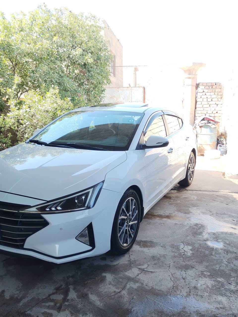 سلام عليكم النترا 2020 خليجي رقم بغداد انكليزي ماشيه 70 كفاله عامه
فول مواصفات واحد علئ واحد فئة20
محرك 2000 دوش+فتحه سلايت +شاشه كبيره +مرئي شفط +نيكل علئ جام +يدات نيكل +كشنات قلاب +بصمه تشغيل +بصمة أبواب +تحكم ستيرن جهتين +حساسات امامي خلفي +خمسه ويل كب +انضمةقياده +صندوق ذكي+سياره جديده بمعنى الكلمه فول للخير أعلى فئه.

ملاحظه(سياره مكفوله كفاله عامه من كلشي)
السعر :165وبيه مجال 
مكان السياره :كربلاء طويريج
الاستفسار رقم :(***********)
