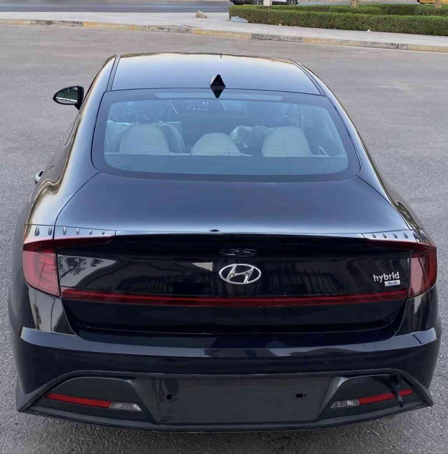 تفضل، هاي كليشة مرتبة وجاهزة للنشر:
🚘 للبيع هيونداي سوناتا هايبرد 2023 🚘
▪️ الموديل: 2023 ▪️ المحرك: 2000 سي سي هايبرد ▪️ اللون: أسود ▪️ الداخلية: أبيض ▪️ التشغيل: بصمة ▪️ رقم السيارة: كربلاء ▪️ الموقع: كربلاء
🔹 السيارة نظيفة وجاهزة للاستخدام. 🔹 الحادث: جاملغ الورة بي صبغ وا  القبق مال جنطه 
💰 السعر المطلوب: 17,000 دولار (قابل للتفاوض بالمعقول)
📞 للاستفسار والمشاهدة، التواصل على الخاص أو الاتصال. � ***********
