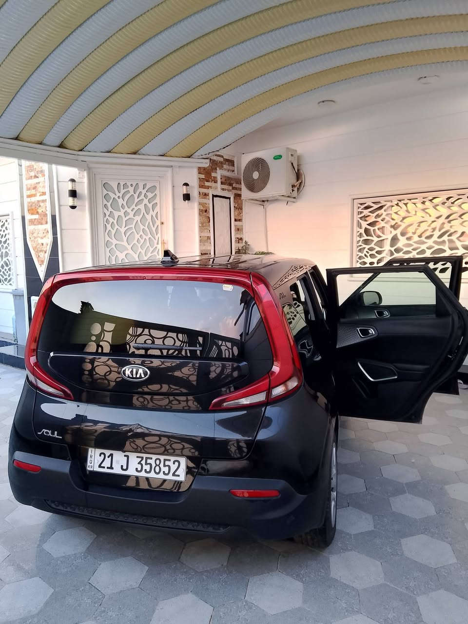 مساء الخير 
صول2020 معروفه موصفات الصول
السيارة جديدة مال بيت
السعر129وبيها مجال بسيط
***********
