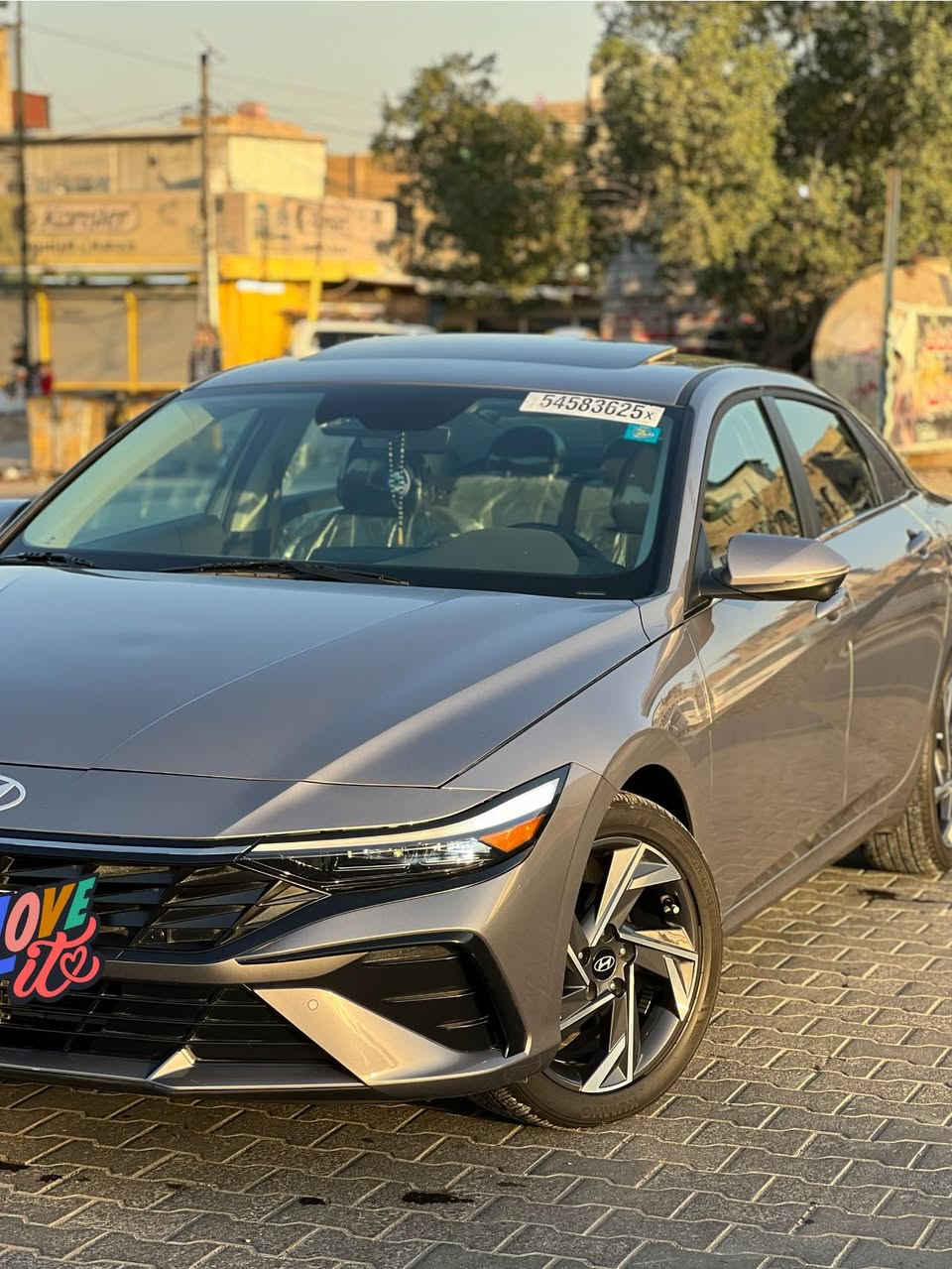 ألنترا موديل 2024 limited فول مواصفات للأخير 1/1 دخول جديد (حادثه بسيط صور الحادث مرفقه )

المواصفات.......

فتحه سقف اسلايت 

بصمه تشغيل 

بصمه ابواب 

تشغيل عن بعد 

رادار أمامي 

لد داخلي  على طول الدشبول متعدت الالوان 

كشن جلد 

كشن تدفئه

كشن كهرباء

تبريد منفصل 

شحن لاسلكي

تدفئه ستيرن

سيتم سماعات BOSE

رادار خلفي 

رادار جانبي 

رادار امامي 

ويل كب كروم بلادي

للبنات زنون عدسه عدد2 وليس لد عدسه 

تحديد مسار 

مثبت سرعه 

وقوف ذاتي 

مانع اصتدام

شاشه ثلاث انظمه (سمارت - نورمال - سبورت )

شاشه دجتال  متصله 

كامرا امامي وخلفي

محرك 2000دوش

السياره نضيفه بشكل

أربع كاميرات محيطية

كشنات كهرباء

حساسات امامي

حساسات خلفي

ألون رصاصي  شذري  

رقم بغداد 

تحويل مباشر 

الاتصال***********
