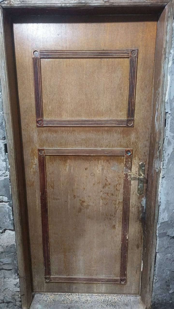 سلام عليكم عندي باب خشب نظيف وزاويه بيهن ع مترتين  بيهن ه متر العدد٦ وشباب مال غرفه وباب حديد مع جرجوبه ليرديهن يتفضل خاص وهذا رقمي بصره الشعيبه ***********
