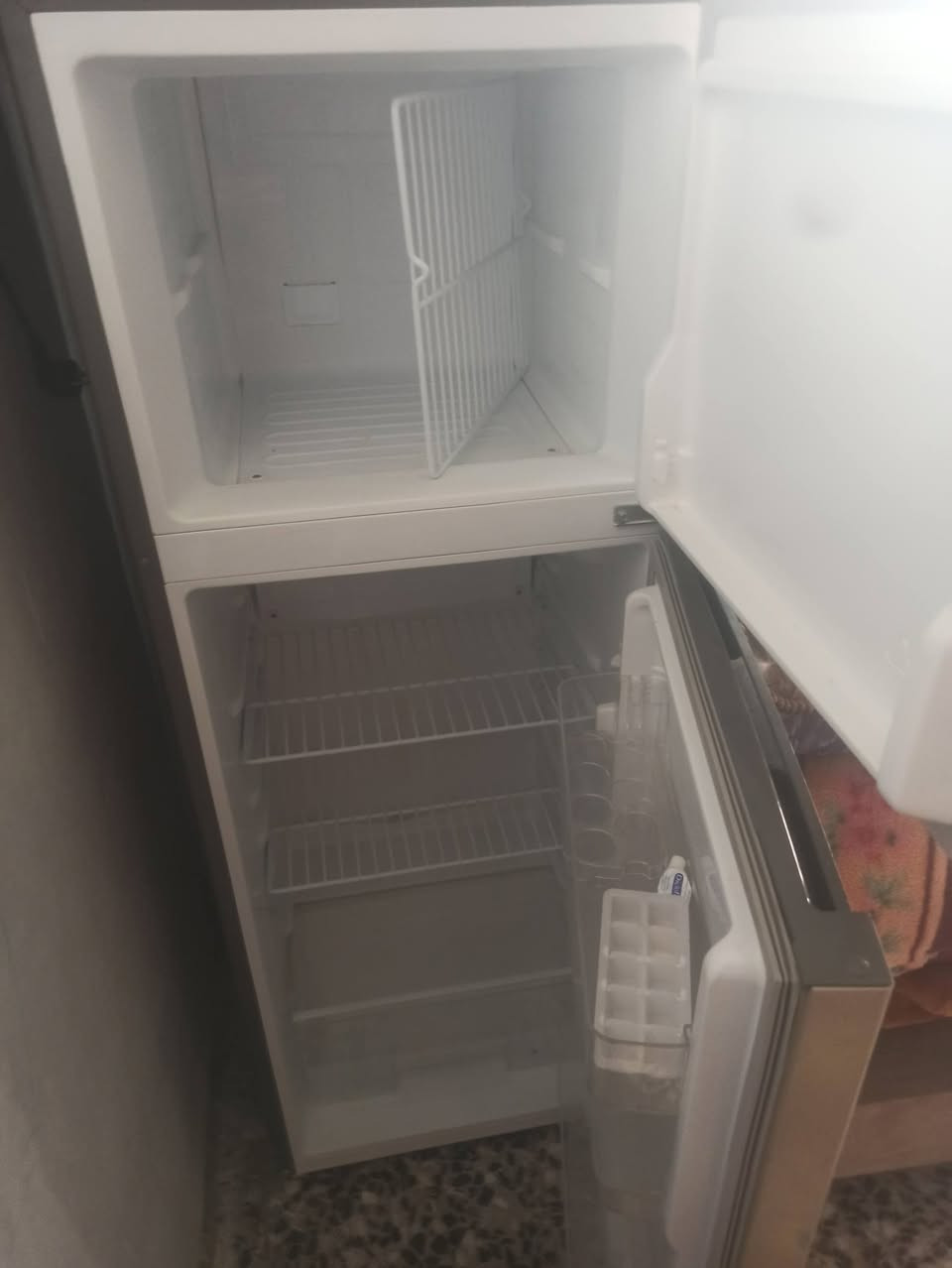 للبيع ثلاجه مستعمله سبوع واحد فقط جديد سعر 180قفل كربلاء حي لحجه ‏‪0774 515 9403‬‏
