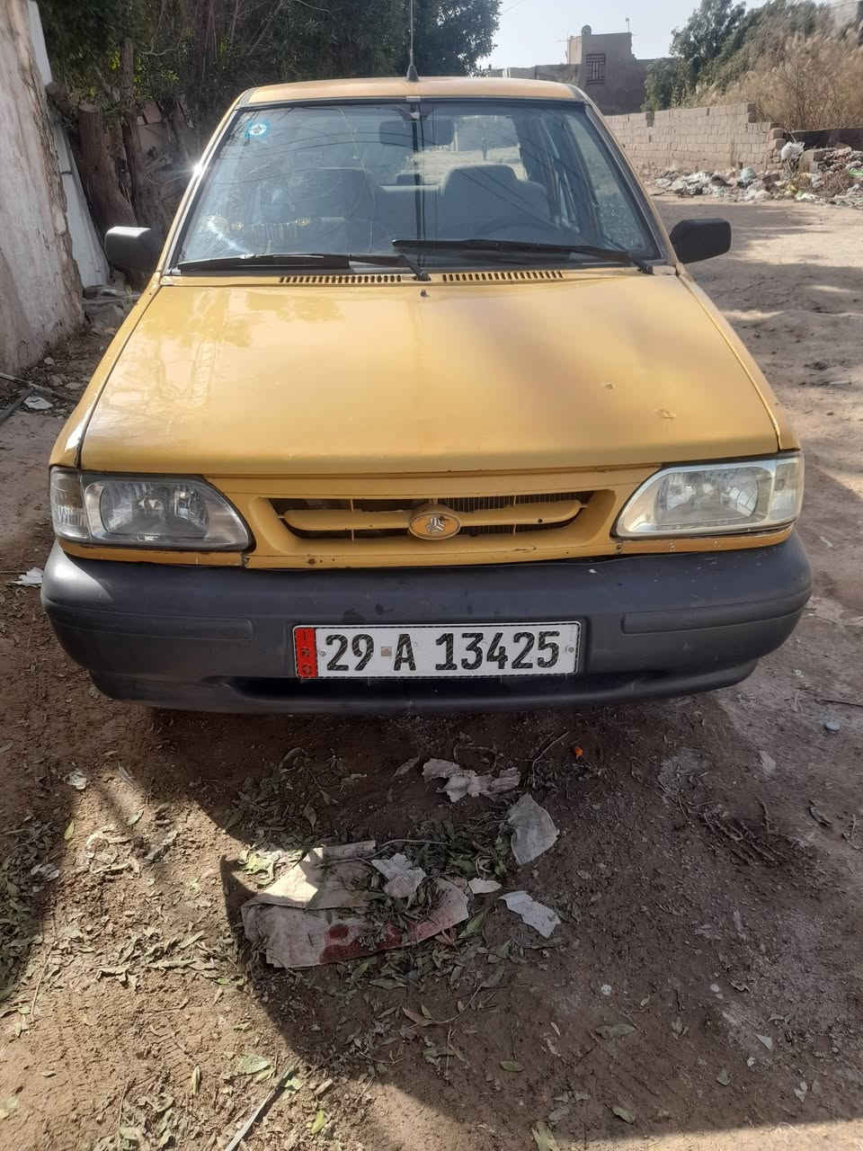 السلام عليكم سايبه  للبيع مديل 12 مصفره هيئه وغرامات رقم واسط سنويه لل29  مكينه كير خير من الله تخم تاير جديد شراي اتصل*********** مكاني واسط السعر 23 وبيها مجال بسيط مستعجل
