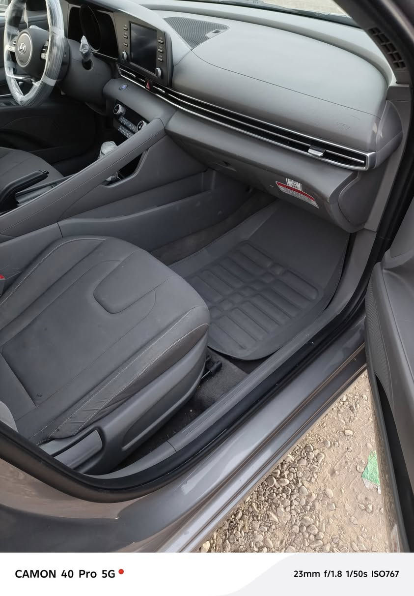 سلام عليكم
النترا موديل 23 ماشيه 60 حقيقي
رقم أربيل، السياره بسمي 
بدون ايرباك صور الحداث مرفقه في الصور 
السعر 155 وبيه مجال
للتواصل ع رقم 
***********
