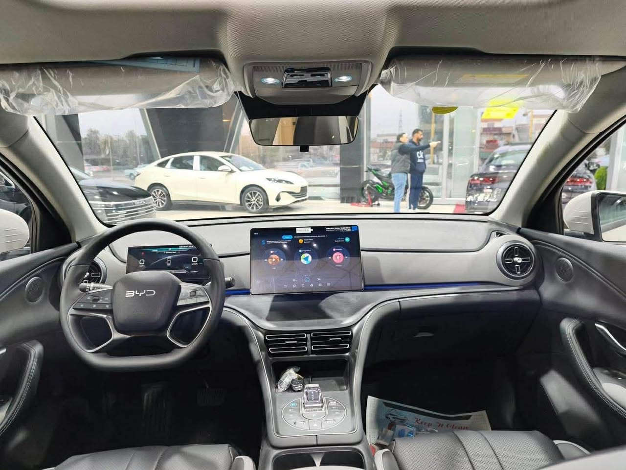 BYD SEALION 05 DM-i PHEV 2025 
1400km Range
0.0 km
فول مواصفات  بانوراما بطارية كبيرة 120 كم - رادار 
مع - ٢ سويج و ٢ كارت NFC  و ٢ شاحنة الكهرباء   و گاعيات و كامل اكسسوارات
#HALWEST#CARS
***********
