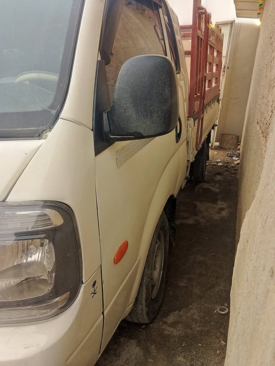 سلام عليكم ورحمه الله وبركاته
كيه البيع بنكو موديل 2008 سنويه اب اسمي أن شاء الله رقمه بغداد السياره 
السياره مصبوقه الجماليه مكينه 3000 مشترك كير شاصي اكسن رقم شاصي كلهن مكفولات بس المكينه بيه بخار 
تخم ناير جديد صدر جديد كهرباء كله شغاله السياره احلى من الصوره 
داخله كلش حلوه وجديده رقم انكليزي باقي على الستلام 
السياره عارضه 85 وبيه مجال 
*********** بيه واتساب
‏‪***********‬‏
